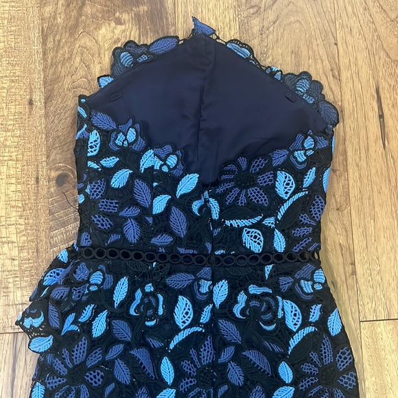 Elliatt Woman’s Strapless Floral Crochet Dress Size S - Picture 8 of 9